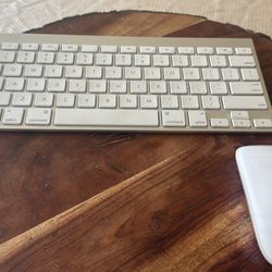 Apple wireless keyboard And mouse