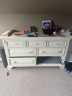 Horizontal, White Dresser