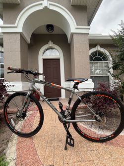 Aluminum Bike SCHWINN 700. 24 speed.