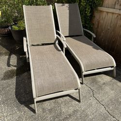 Outdoor Lounge Chairs 