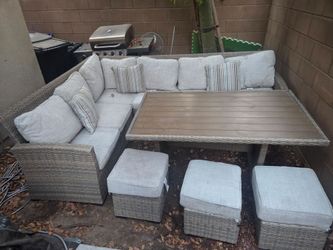 Patio/Pool furniture. Seats 10 people with a table. $400 obo