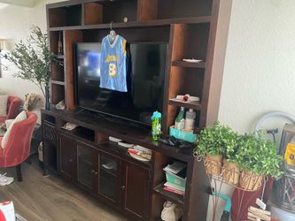 Home entertainment center