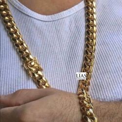 New 18k Yellow Gold Cuban Link Chain And Bracelet 