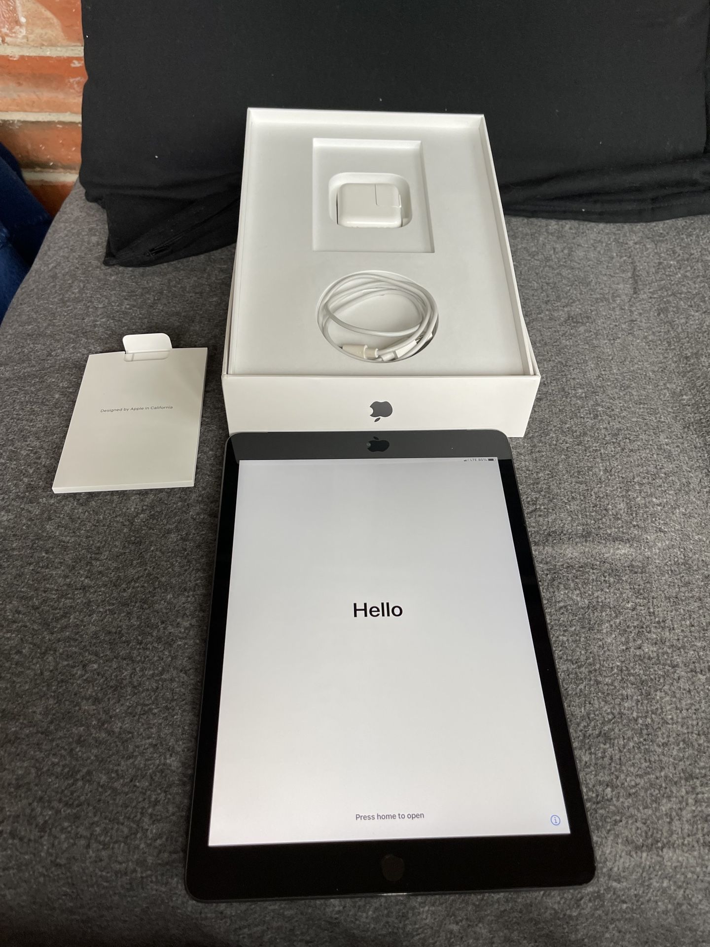 Apple iPad 7th Gen. 32GB, Wi-Fi + 4G (T-Mobile)