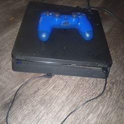 PlayStation 4 (Slim)