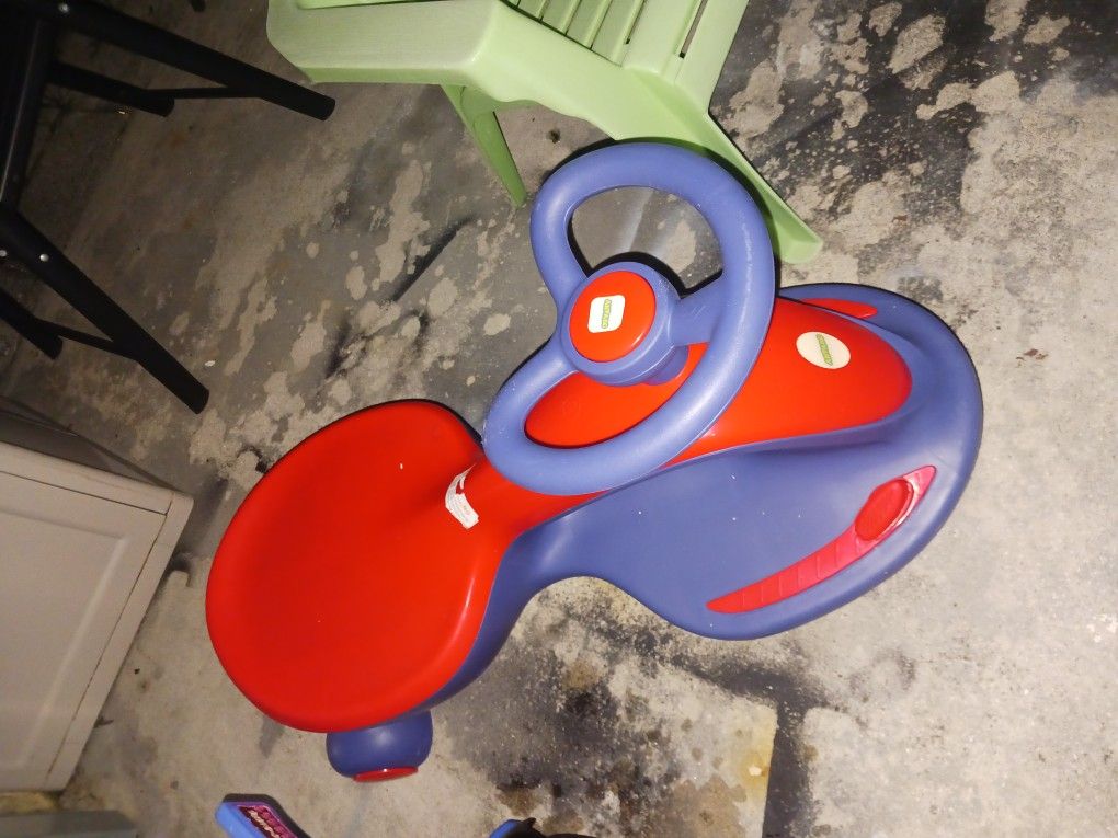 GOT 2 THESE KIDS RIDE PLAY CARTS like New 9 Each Firm