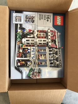 Lego Pet Shop , 10218 Retired