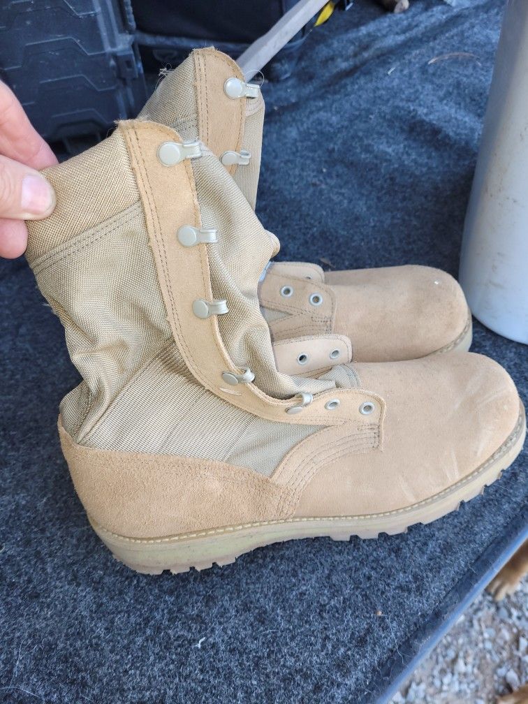 Vibram Desert Combat Boots