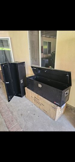 NEW TOOL BOX ALUMINUM 48X15X15 INCH INCLUDING KEY DIAMOND STYLE COLOR BLACK FOR ANY QUESTION TEXT ME PLEASE SE HABLA ESPAÑOL