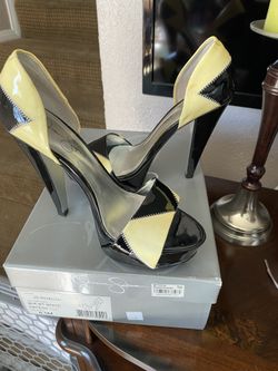 Jessica Simpson heels