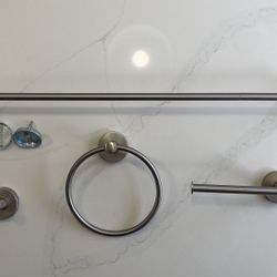 Modern Bathroom Hardware Set