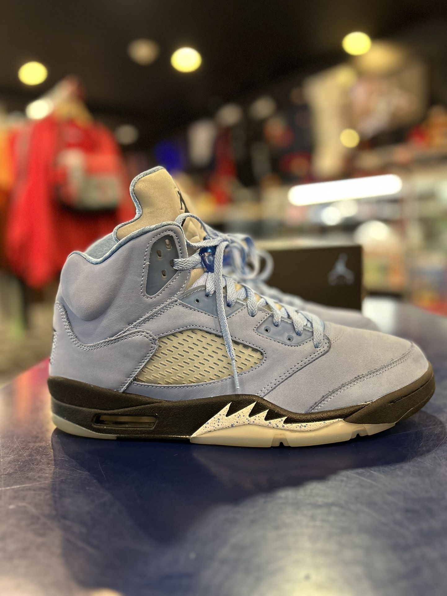 Nike Air Jordan 5 Retro UNC Size 13