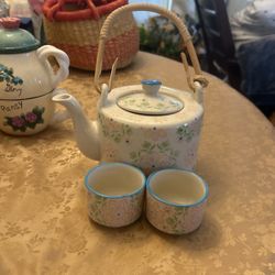 Cute Tea Pot With Two Cups
