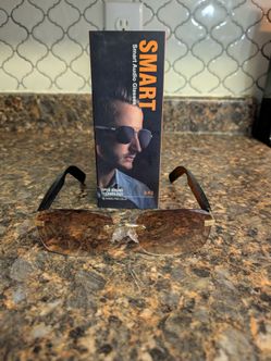 Men's and Women's Wireless Bluetooth Smart Sunglasses Audio Call and Translation