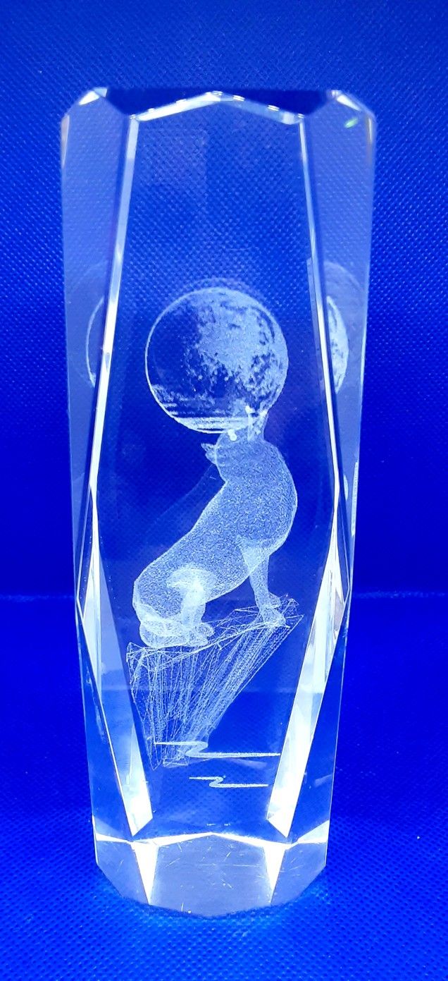 3D Crystal Laser Etched Paperweight~Wolf Howling At Full Moon~Solid Glass Art Deco Cube~Collectible, EUC