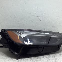2021 2025 Audi Q5 right LED headlight (1bb)