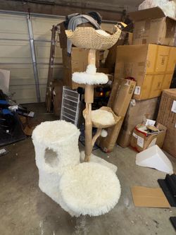 Large Cat Tree with Baskets and Scratching Post