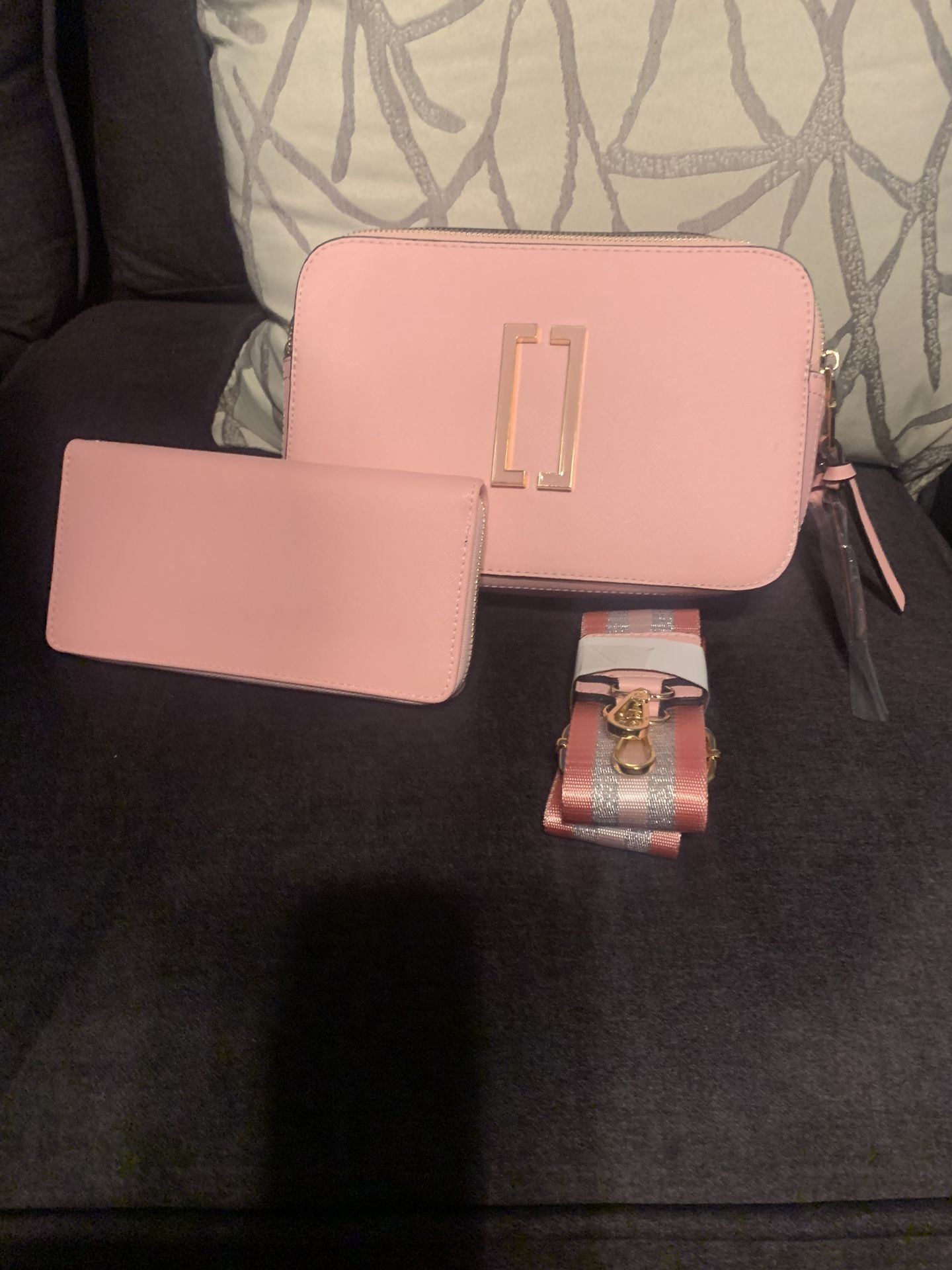 Beautiful Pink Crossbody Purse W/wallet