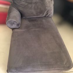 ISO: Middle Section And Lounger