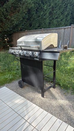 Grill with gas tank