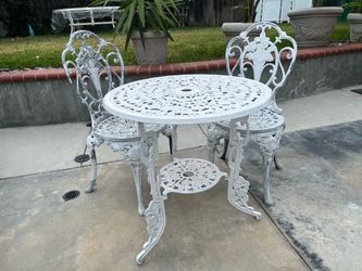 Vintage bistro table with 2 chairs