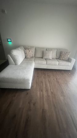 Aviemore 2-Piece Sectional with Chaise