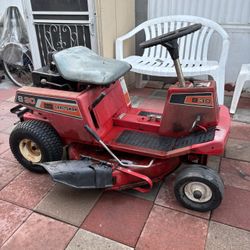 Riding Lawnmower 