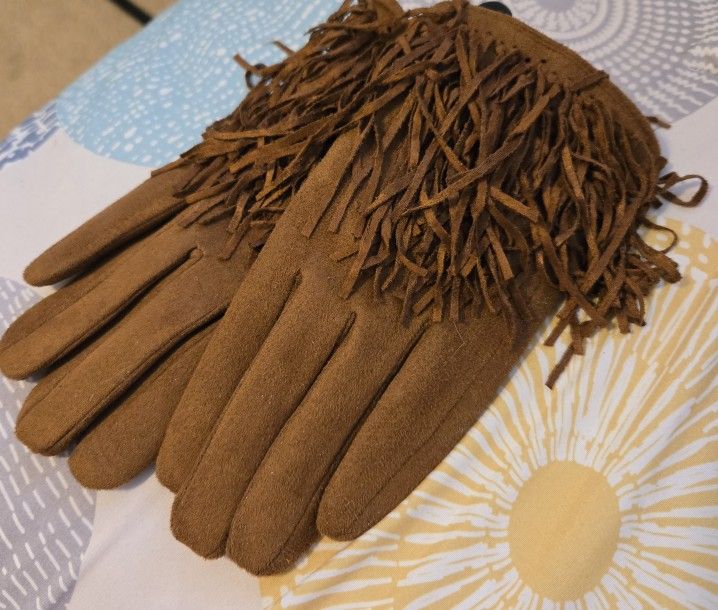 NWT Womens Small  Gloves w/Fringe