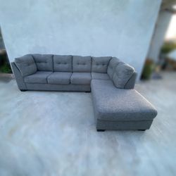 Plush Gray Ashley Furniture Sectional Sofa (FREE DELIVERY 🚚)