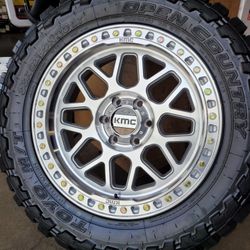 20" KMC w/ 33x12.50R20 Toyo MT Tires