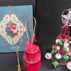 Porcelain Lace Lenox Laurels Series Christmas Ornament Victorian Carolers