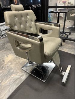 Salon reclining chair with Mat