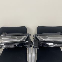 2023 Chevrlet Traverse Headlights (Left And Right)OEM Parts
