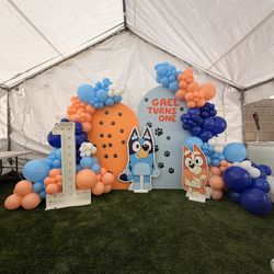 Bluey balloon garland
