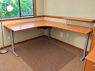 IKEA Effektiv corner desk with right hand return