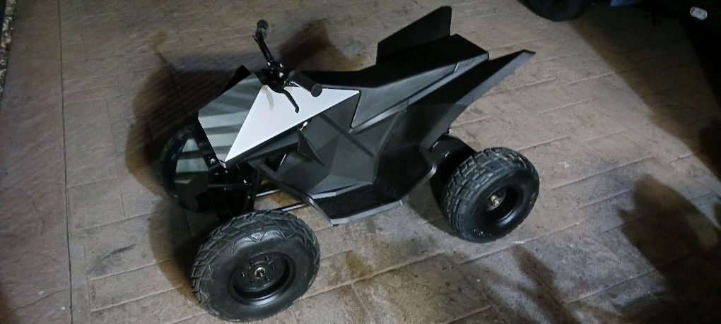 Tesla Kids Cyberquad