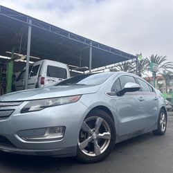 2013 Chevrolet Volt Sedan 4 D
