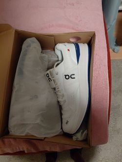 ON THE ROGER PRO 2 CLAY MENS BLUE AND WHITE BRAND NEW