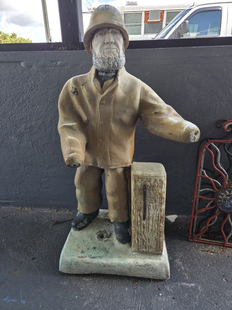 Statue