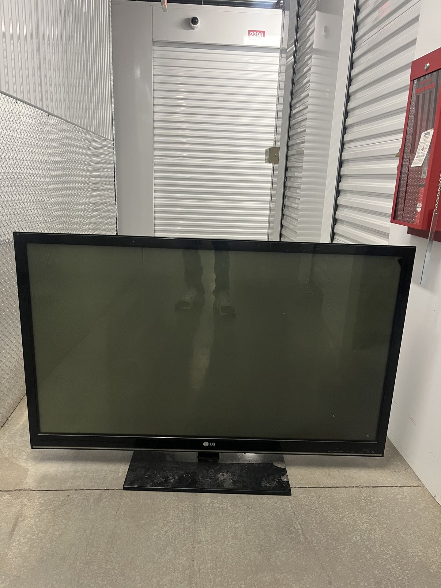 LG Flat Screen Tv