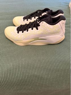 Brand new Nike shoes without box