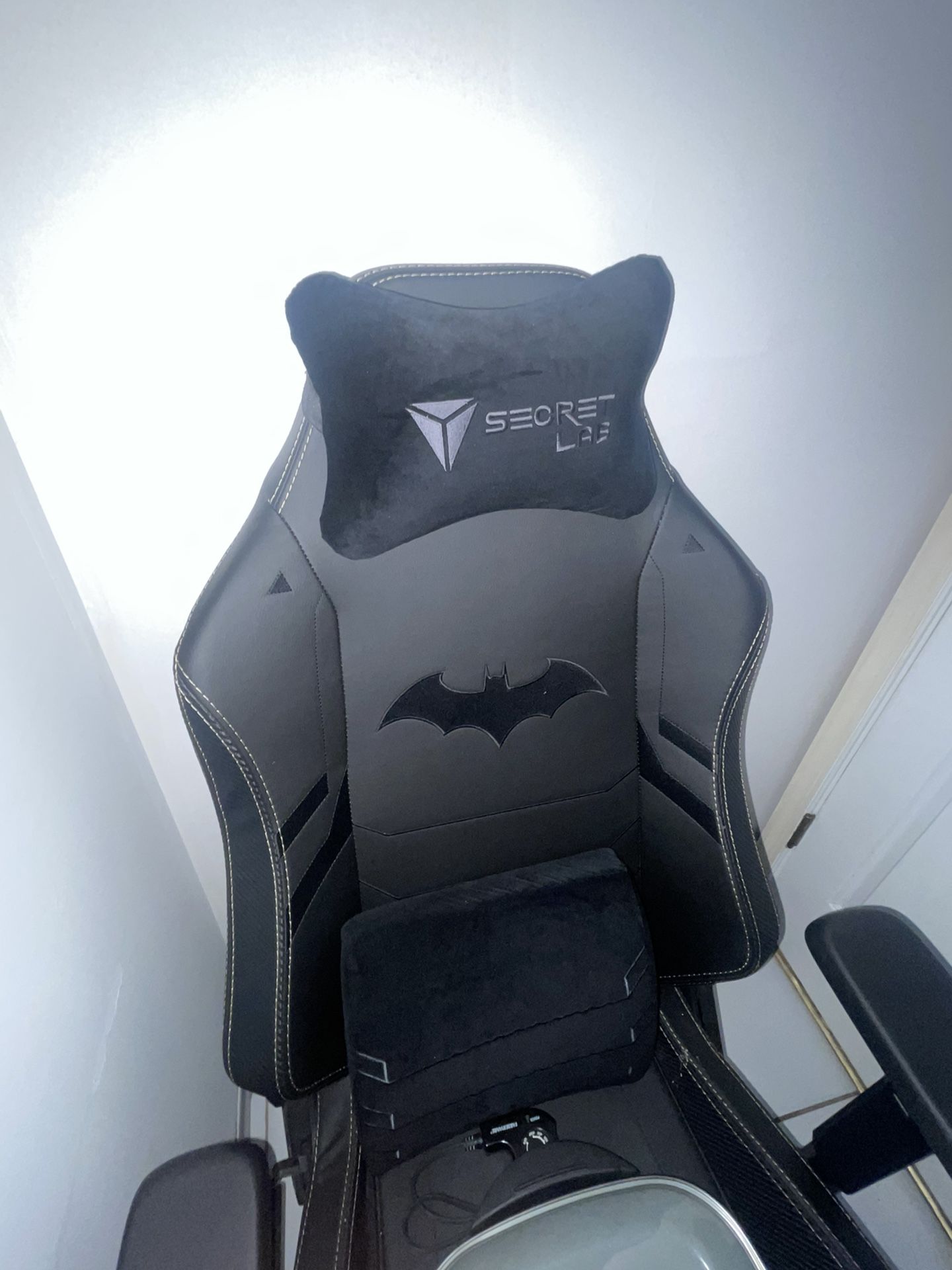 Secret lab Batman gaming Chair 