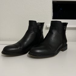 RAIN BOOTS 
