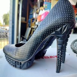 High Heels Size 7.5 Used Ones $15  Pick Up Only Bonanza And Lamb 