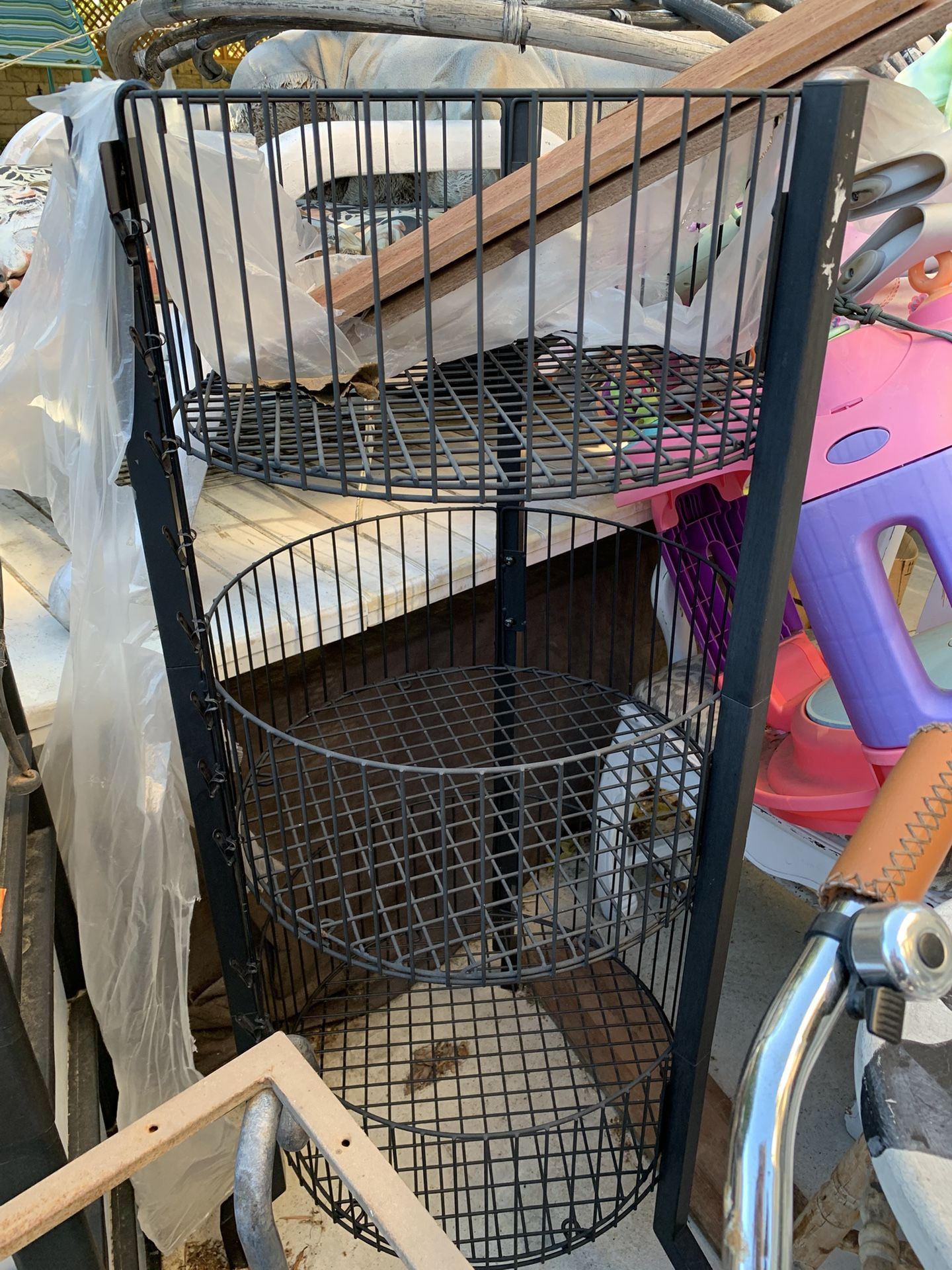 Store Grade Black Metal Display Shelves