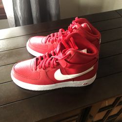 Red Air Force ones size I’m 7 1/2