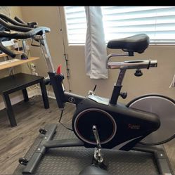 Sunny magnetic Spin Bike In Great like new condition!! 