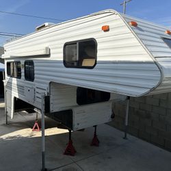 1996 Lance Squire 8000