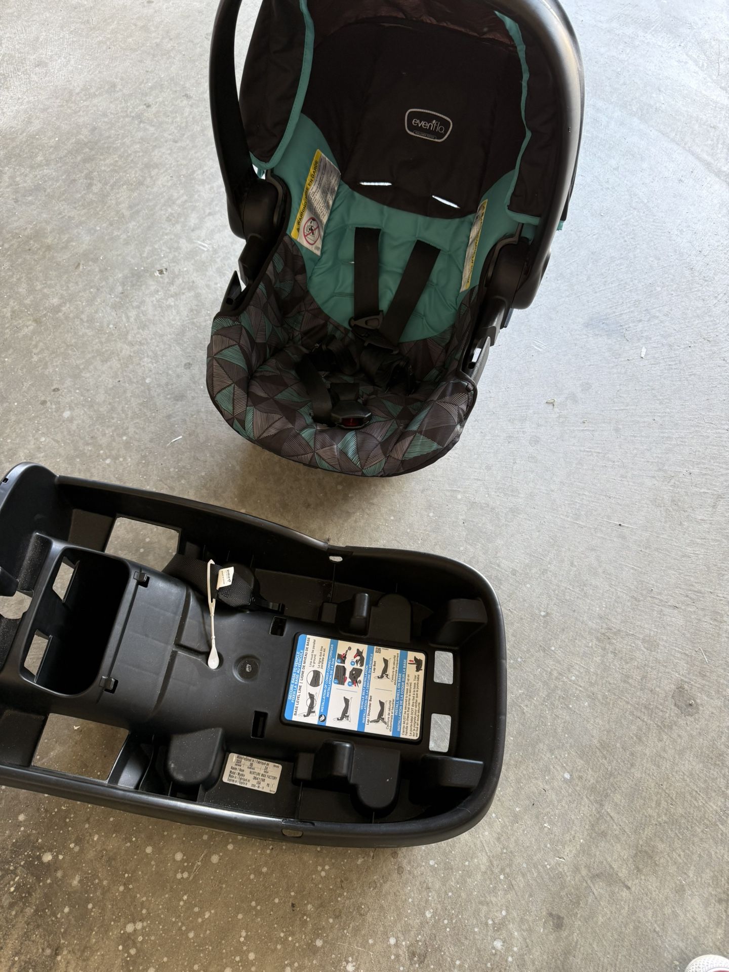 Evenflo Car seat And Base