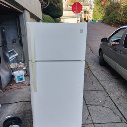 Kenmore White Refrigerator - Can Deliver 